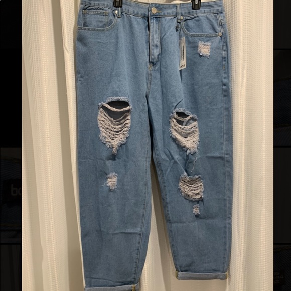 Women’s High Waisted Distressed Ripped Mom Jeans - Picture 3 of 6